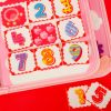 Montessori manipulatív 2 az 1 ben lapozható fejlesztő könyv, hátizsák, rózsaszínű hercegnők