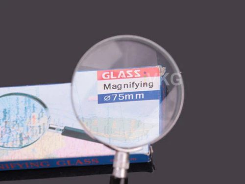 75 mm-es klasszikus olvasónagyító, fémházzal