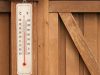Hagyományos fa szobahőmérő – Fali kivitel, Celsius és Fahrenheit skálával