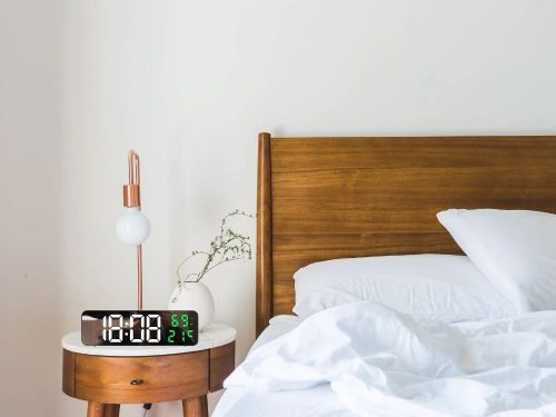 Modern tükörreflexes digitális LED ébresztőóra 