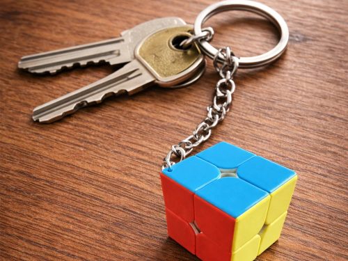 Klasszikus Rubik kocka logikai játék 2x2, kulcstartó karikával